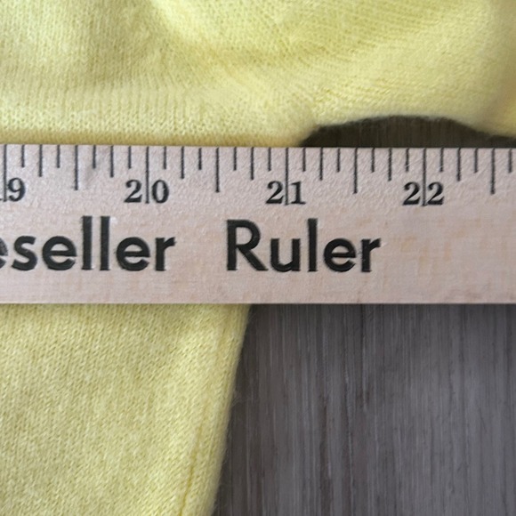 Vintage Yellow Pickering Sweater Mens M Showboat Casino Pullover V-Neck - Picture 4 of 7